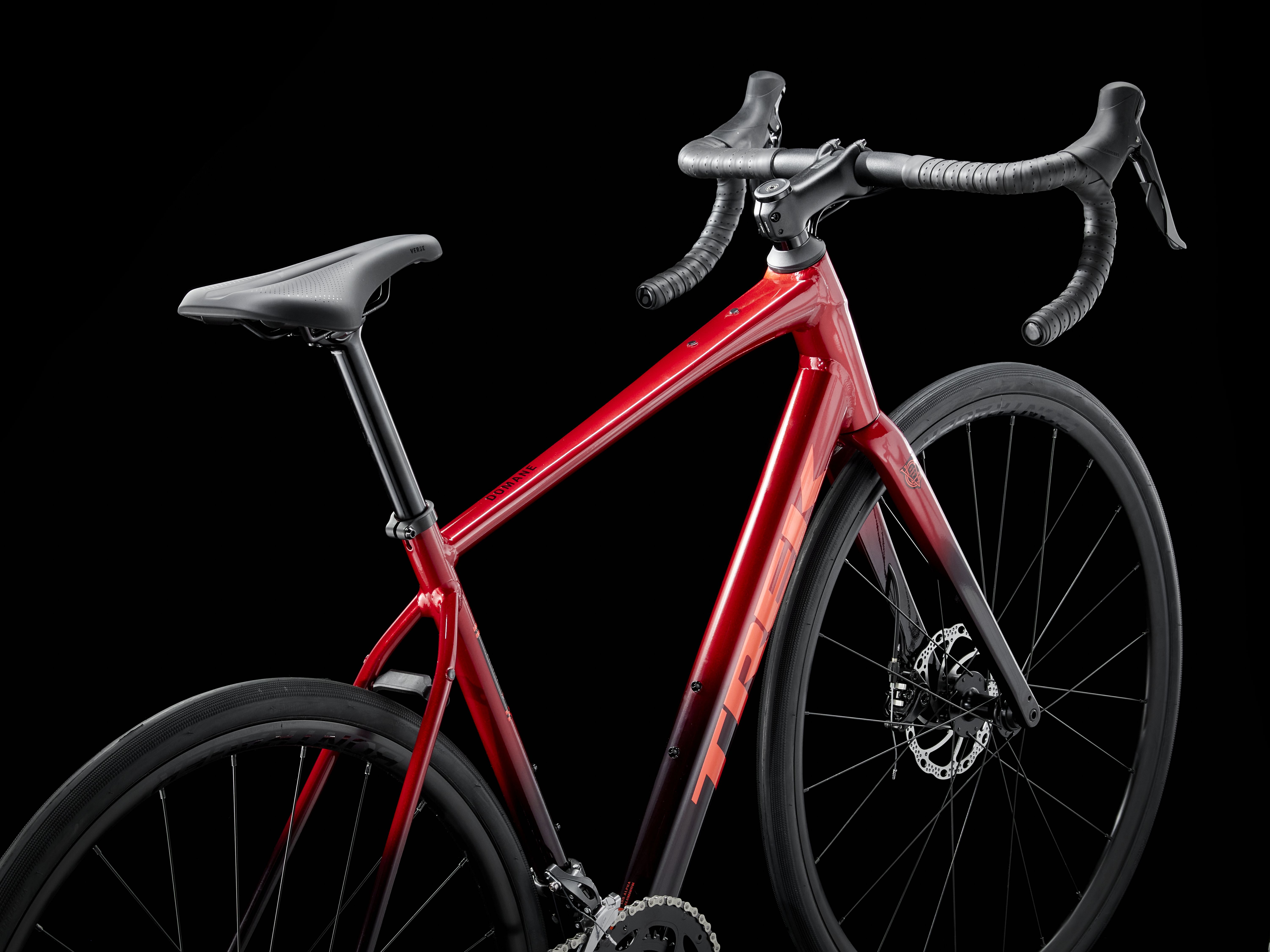 Trek Domane AL 2 61 Crimson to Dark Carmine Fade Produktbild 14