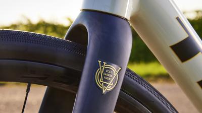 Trek Domane AL 2 61 Crimson to Dark Carmine Fade Produktbild 22